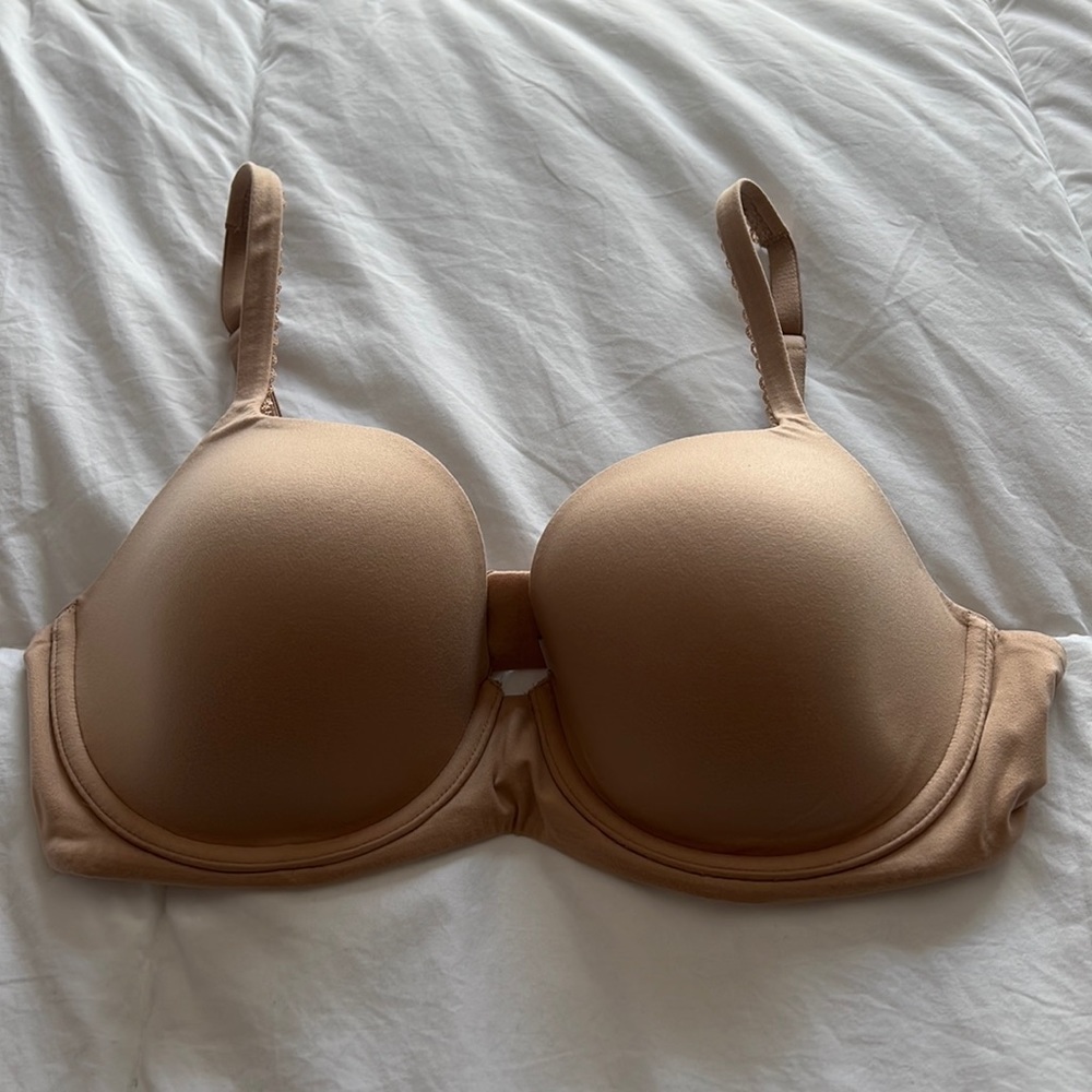 NWOT Victorias Secret body by Victoria lined semi nude bra